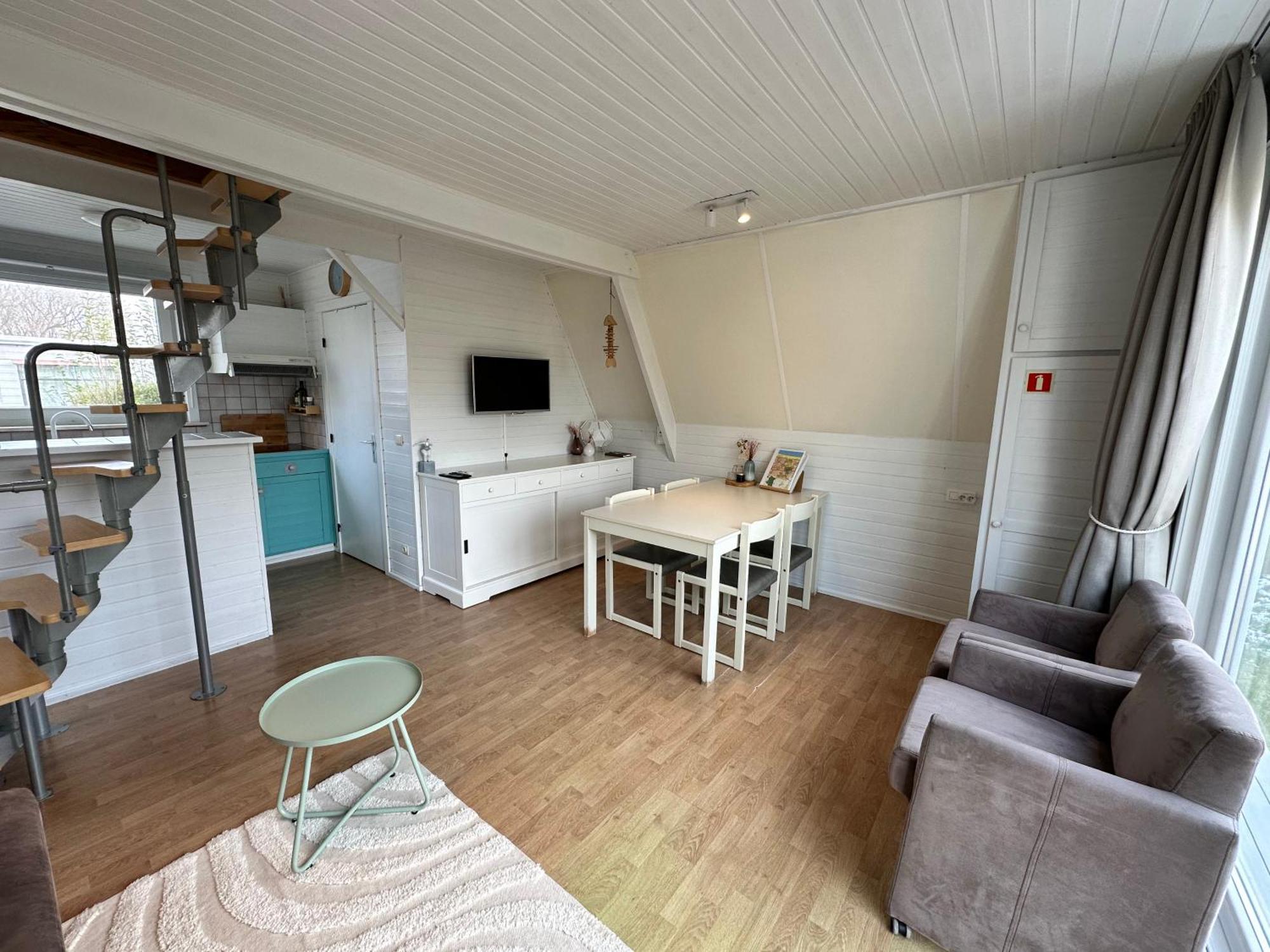 Gezellige Chalet In Nieuwpoort - Opkuis Inbegrepen In De Prijs Oostduinkerke Zewnętrze zdjęcie