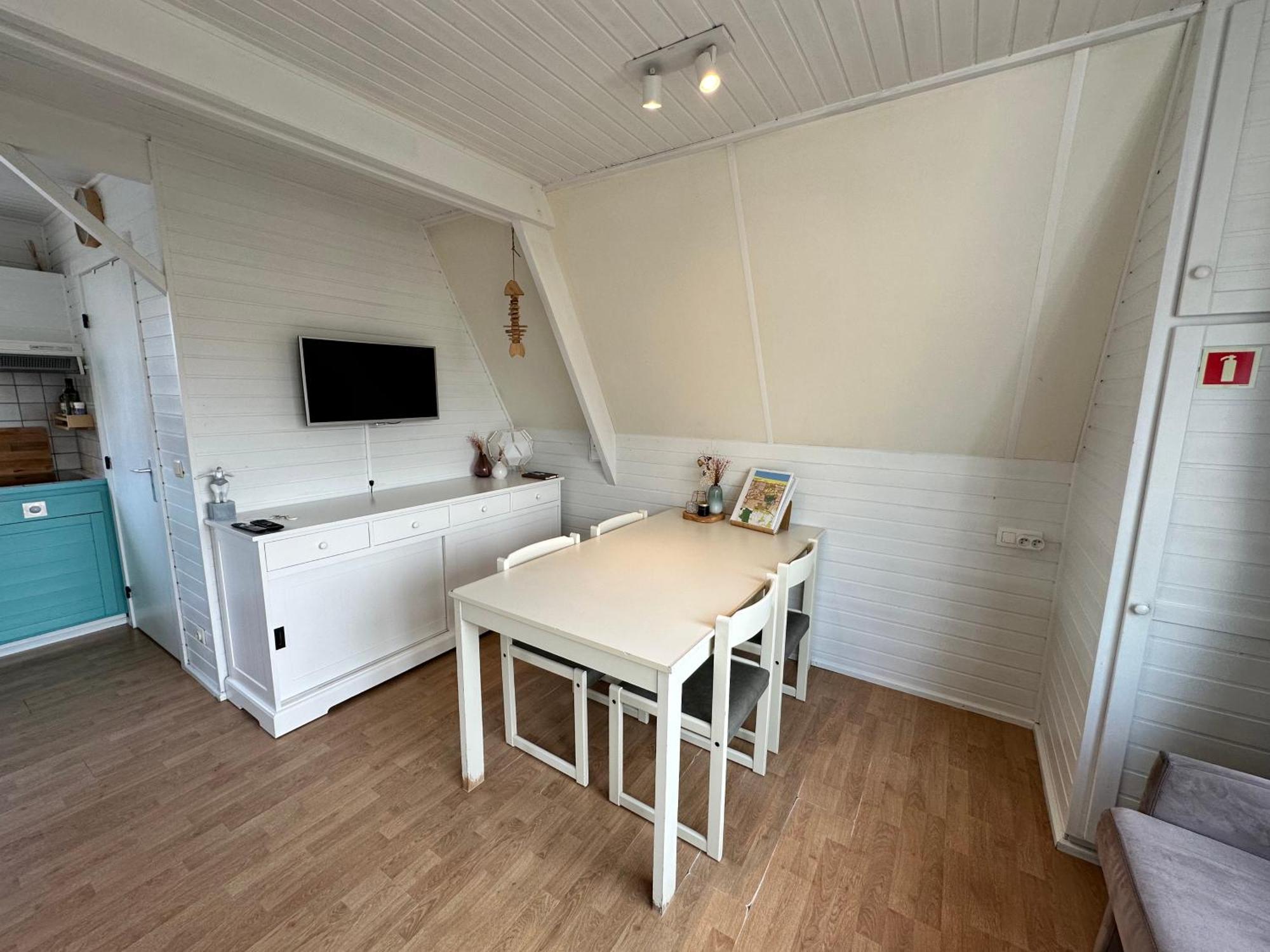 Gezellige Chalet In Nieuwpoort - Opkuis Inbegrepen In De Prijs Oostduinkerke Zewnętrze zdjęcie
